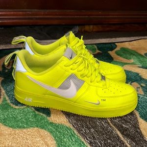 Air Force 1 '07 LV8 Overbranding